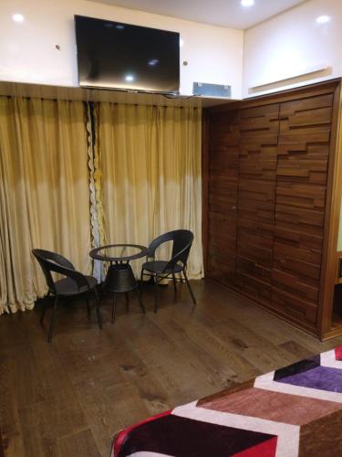 Awesome Room at Bandra Khar Mumbai