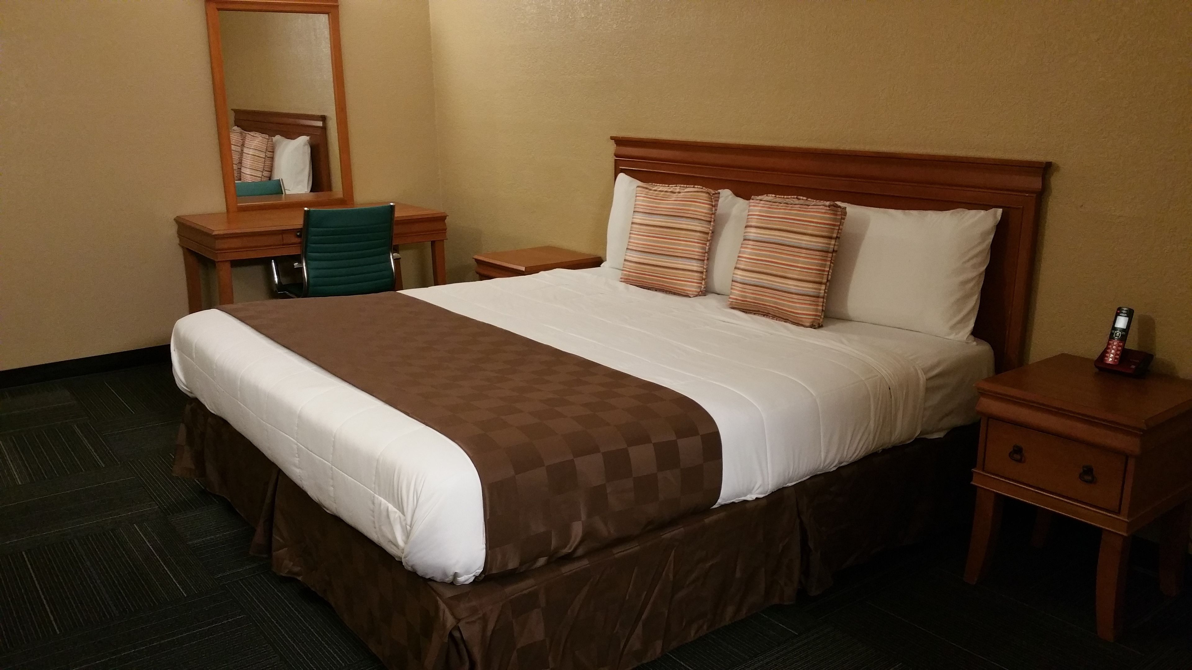 Economy Express Inn - photo 5