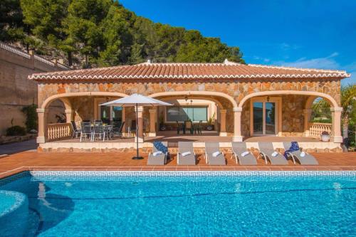 Villa Noa PlusHolidays — 4-Star Luxury Hotel in Calp, Spain
