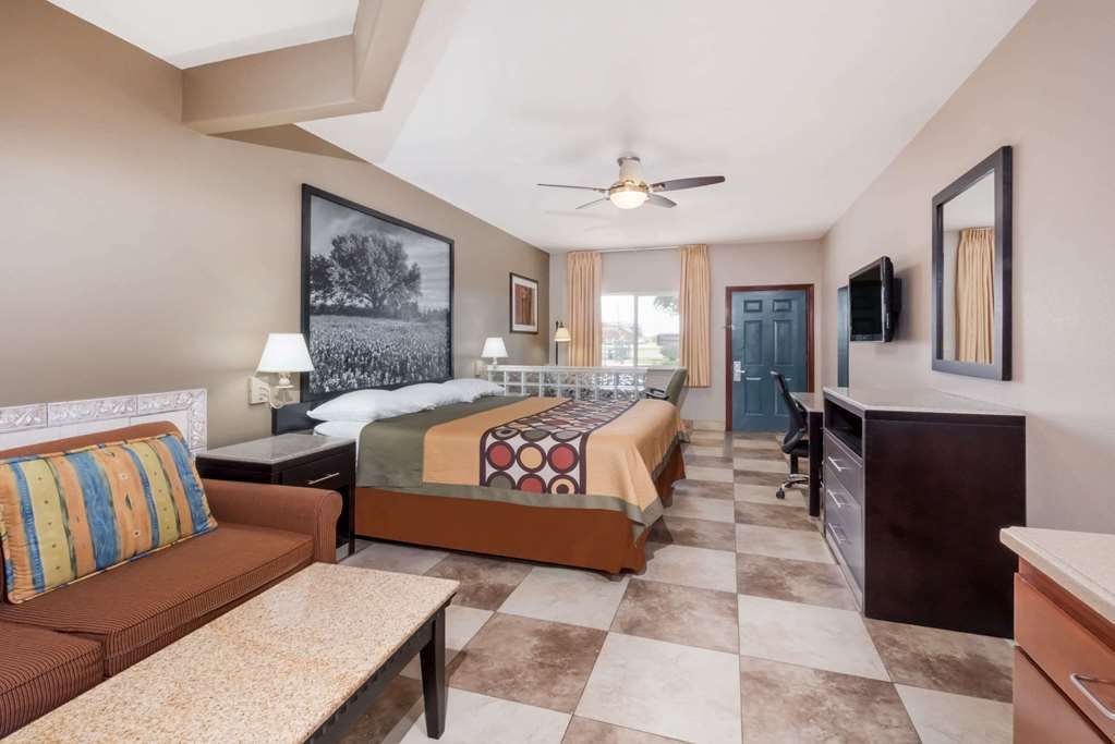 Texas Inn Donna - photo 6