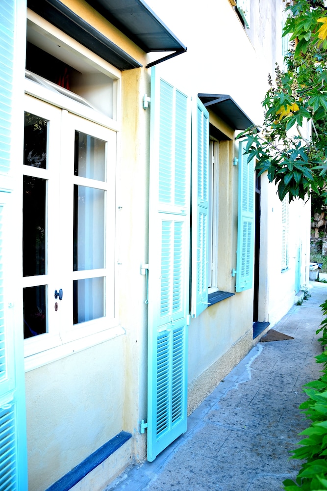 Au coin fleuri — hotel in Villefranche-Sur-Mer