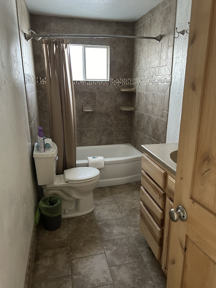 Chinook Winds Motel - photo 114