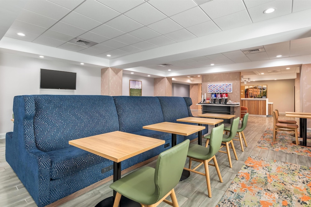 Hampton Inn Eufaula - photo 21