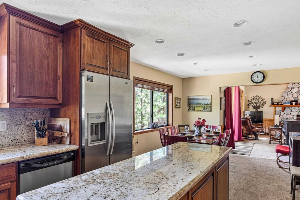 Sutter Ln by Avantstay Beautifully Remodeled Kitchen 4cabin chic Bedrooms - photo 33