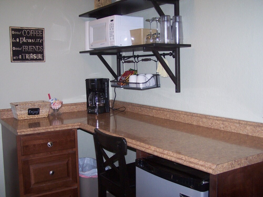 Blanco County Inn - photo 14