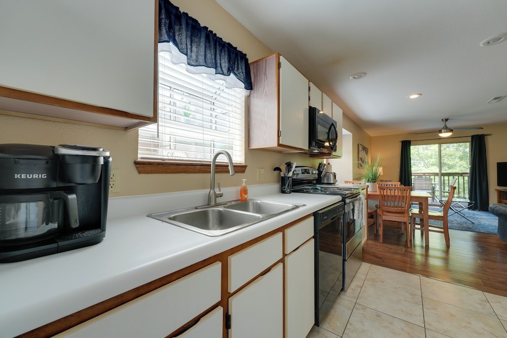 Branson Condo w Lake Access Resort Amenities - photo 23