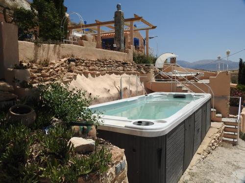 Cuevas la Veranda — hotel in Orce