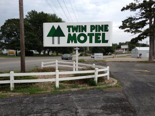 Twin Pine Motel - featured photo