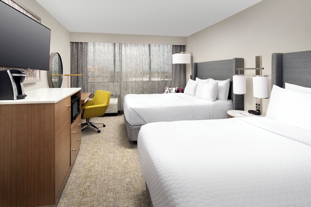 Crowne Plaza San Antonio Airport by IHG - photo 10