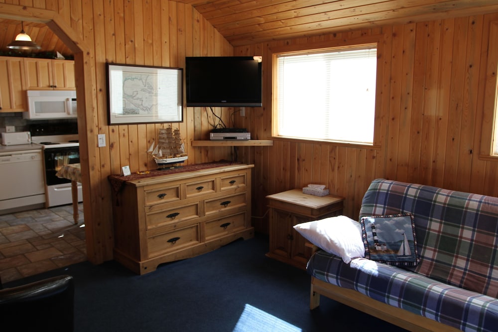 Lakeside Resort and Motel - photo 32