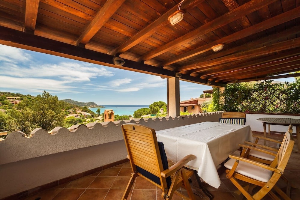 Spectacular Sea View Sardinia 300m From The Sea — hotel in Quartu Sant'elena