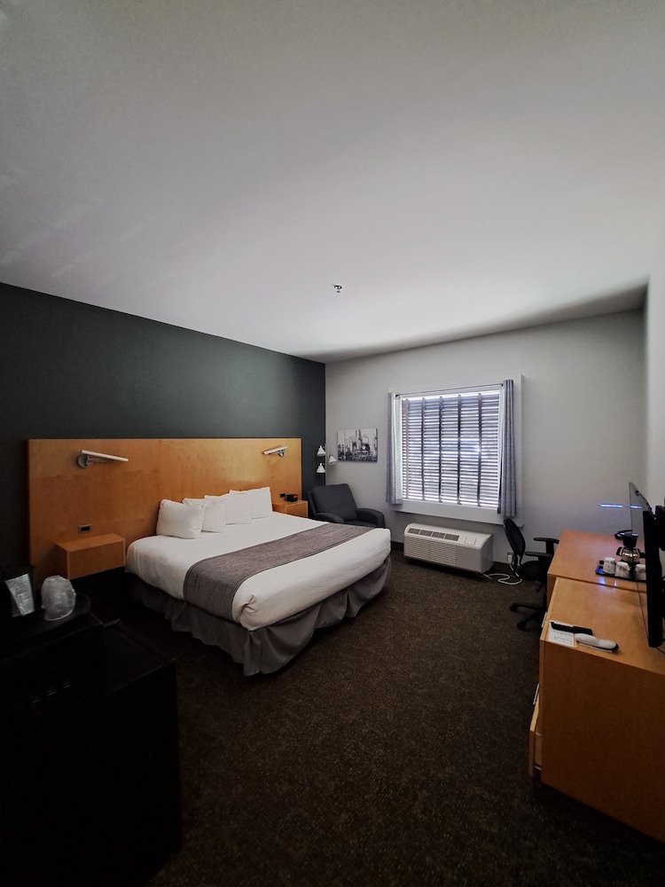 Spark by Hilton Artesia - photo 11
