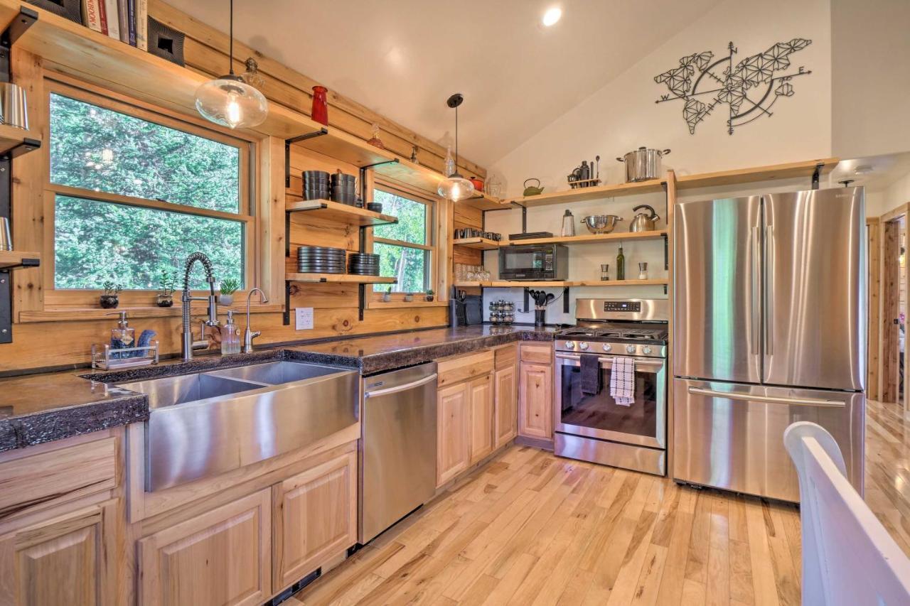 24 0132 Alma Retreat with Deck 17 Mi to Skiing in Fairplay, United States