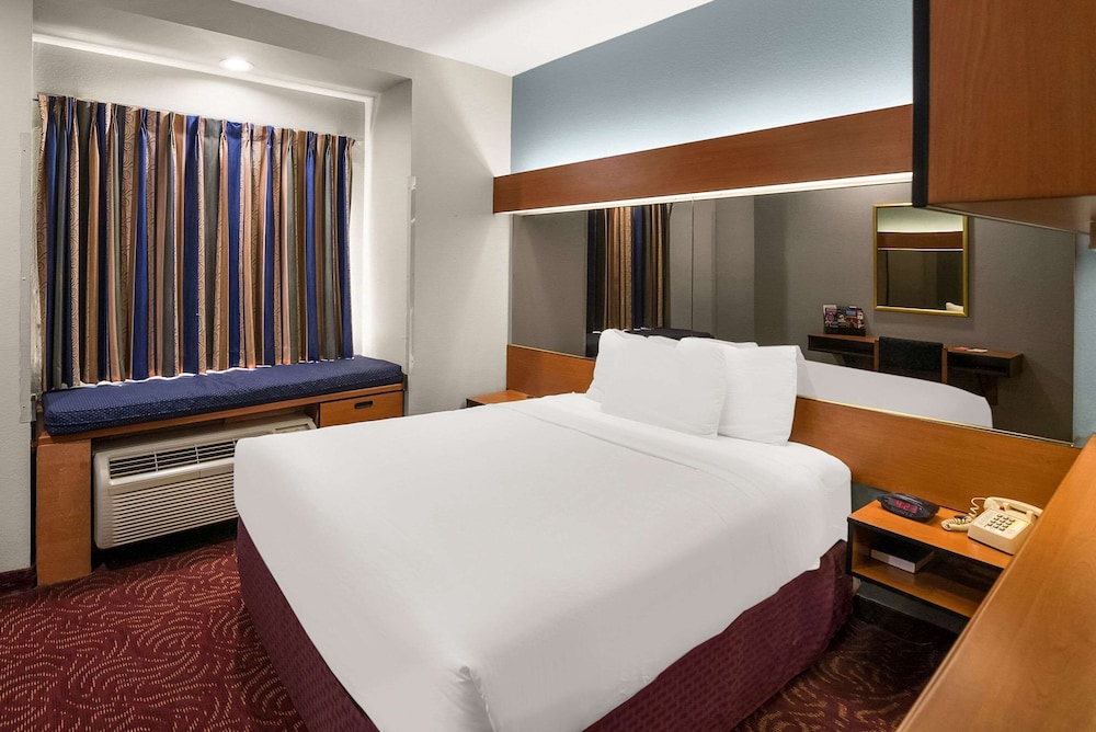 Econo Lodge Inn & Suites Mesquite Dallas East - photo 23