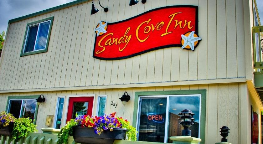 Sandy Cove Inn in Seaside, United States