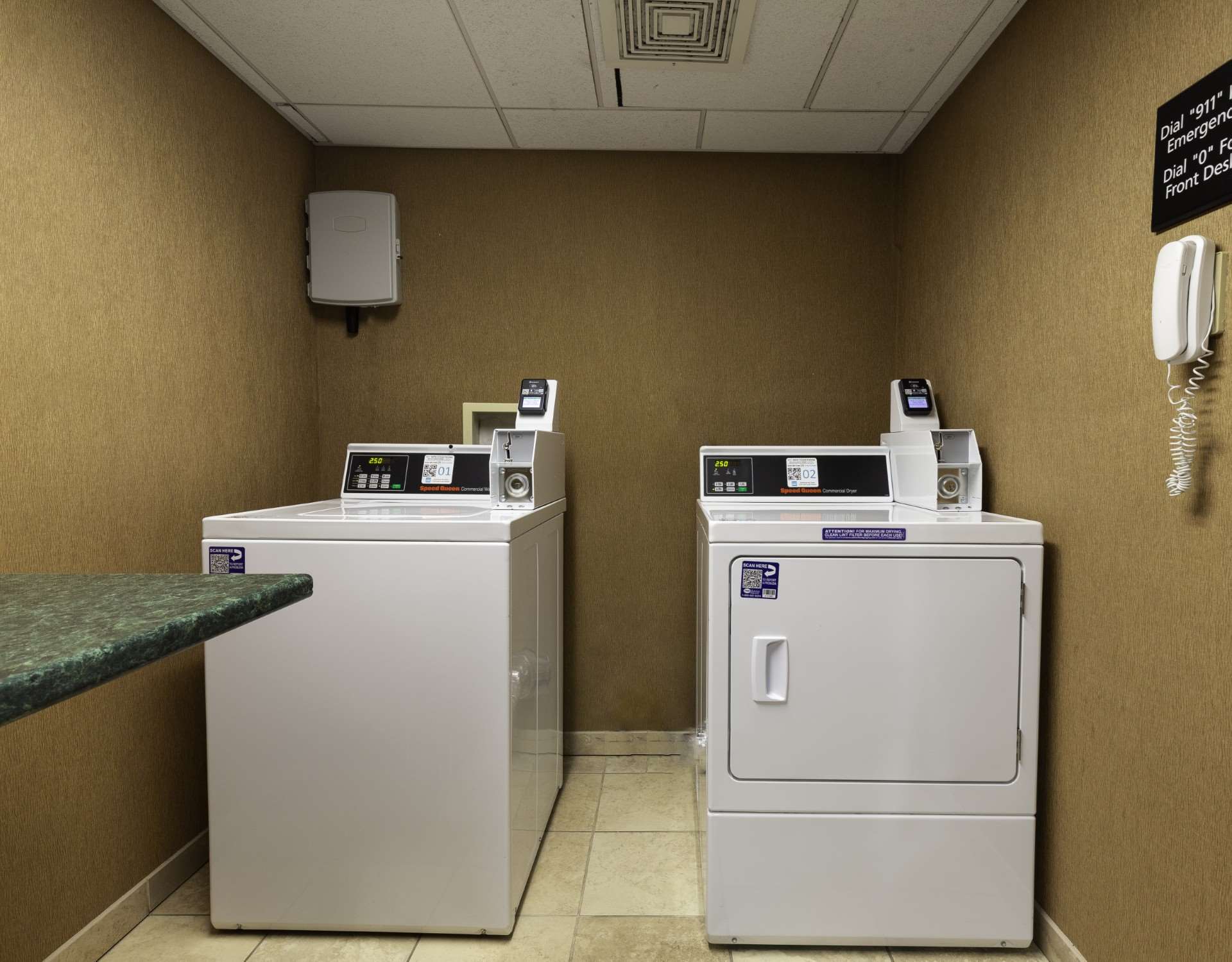 Hampton Inn East Windsor - photo 33