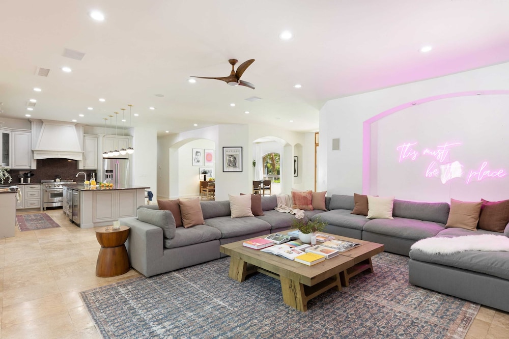 The Date Palm Estate by Avantstay Expansive Estate w Game Room Backyard Oasis w Pool & Spa - photo 11