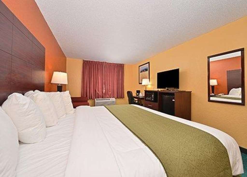 Quality Inn & Suites Grinnell near University - photo 6
