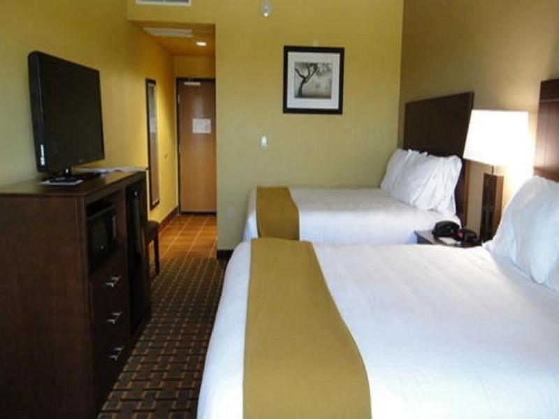 Holiday Inn Express and Suites George West by IHG - photo 18