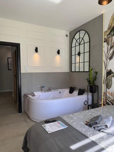 Jacuzzi Apartamenty Gdansk Relax Apartments — 4-Star Luxury Hotel in Gdansk, Poland