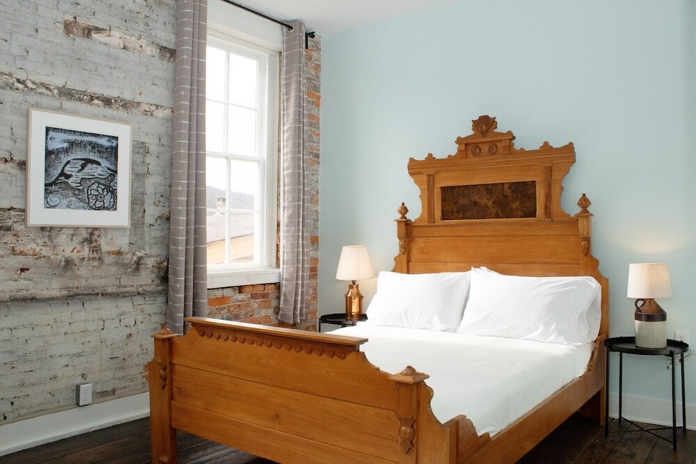 Bischoff Inn Former 1870 Furniture Factory Now 5 Room Boutique Hotel - photo 3