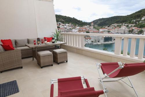 Apartment View — 4-Star Luxury Hotel in Pucisca, Croatia