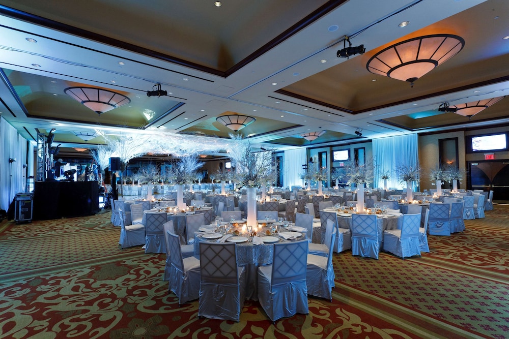 Hilton Garden Inn New York Staten Island - photo 67