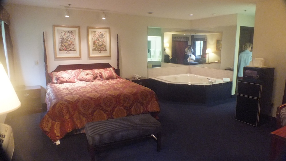 Quality Express Inn & Suites - photo 11