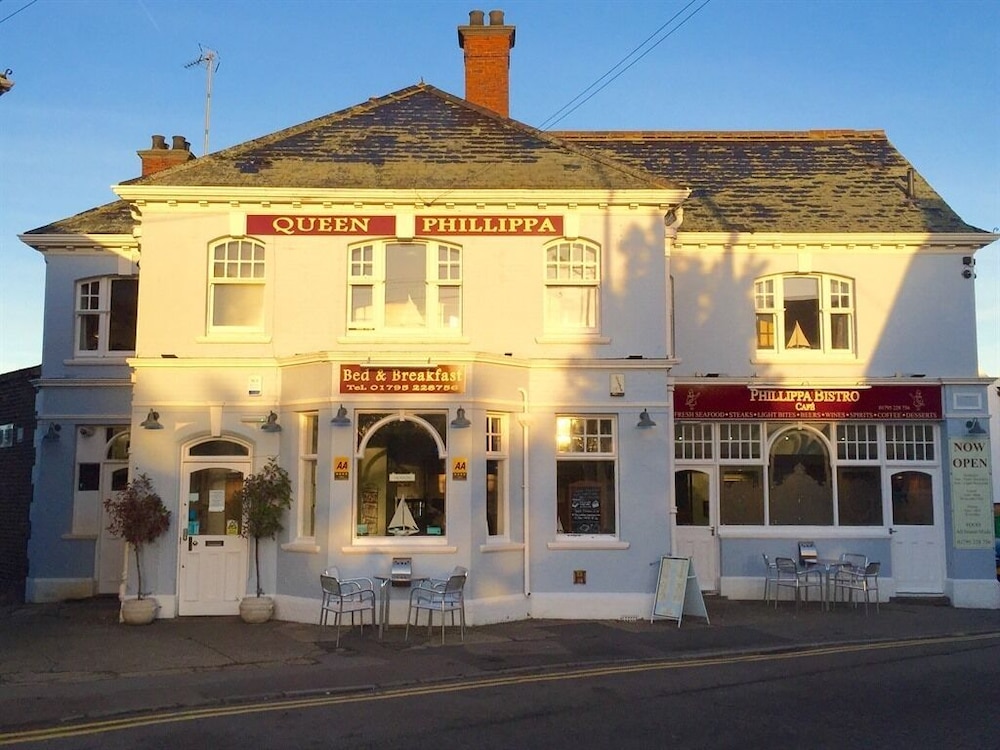 The Queen Phillippa — 4-Star Luxury Hotel in Queenborough, United Kingdom