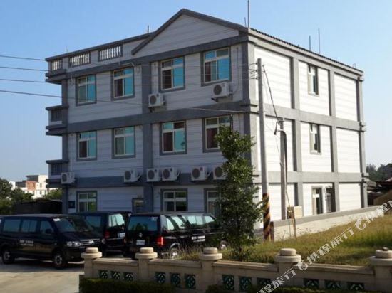 Puzhen - carbon neutral hotel in Unknown City