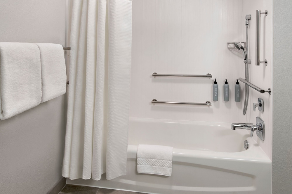 Courtyard by Marriott Philadelphia Plymouth Meeting - photo 18