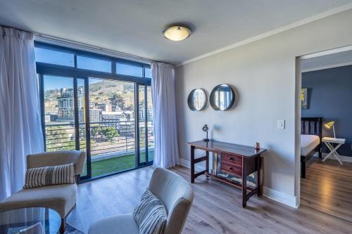 Stylish Docklands Stay in De Waterkant