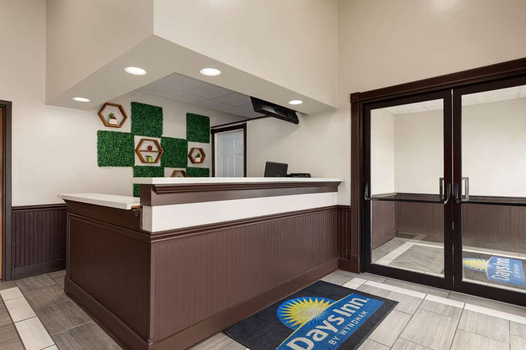 Days Inn by Wyndham Hillsboro - photo 4