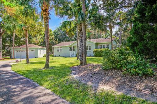 18 29th Ave — 4-Star Luxury Hotel in Isle Of Palms, United States