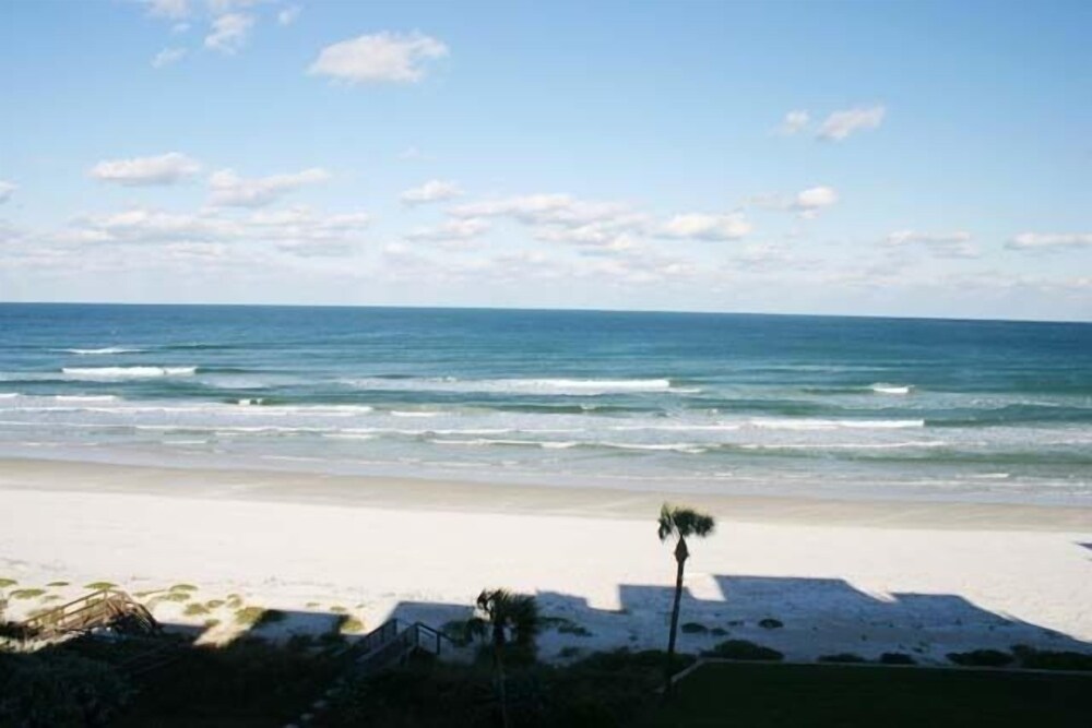 Smyrna Beach Club in New Smyrna Beach, United States