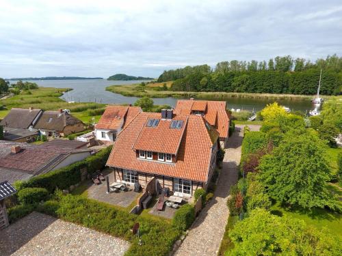 Fachwerkhäuser Seedorf Haushälfte Lena Victoria mit Kamin — 4-Star Luxury Hotel in Ostseebad Sellin, Germany