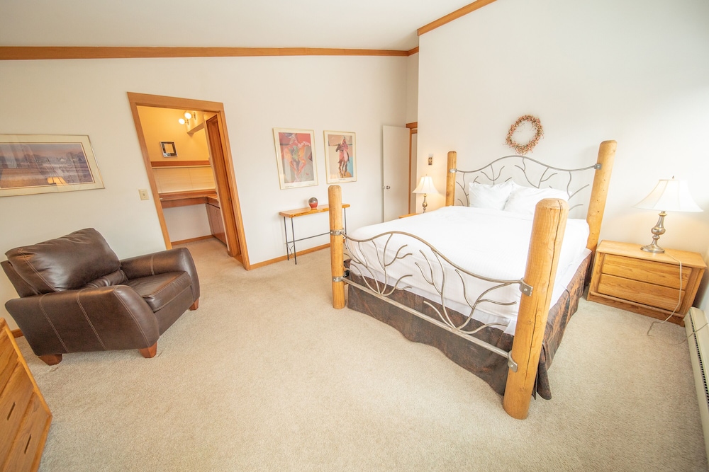 Tennis Townhomes 1326 - photo 4