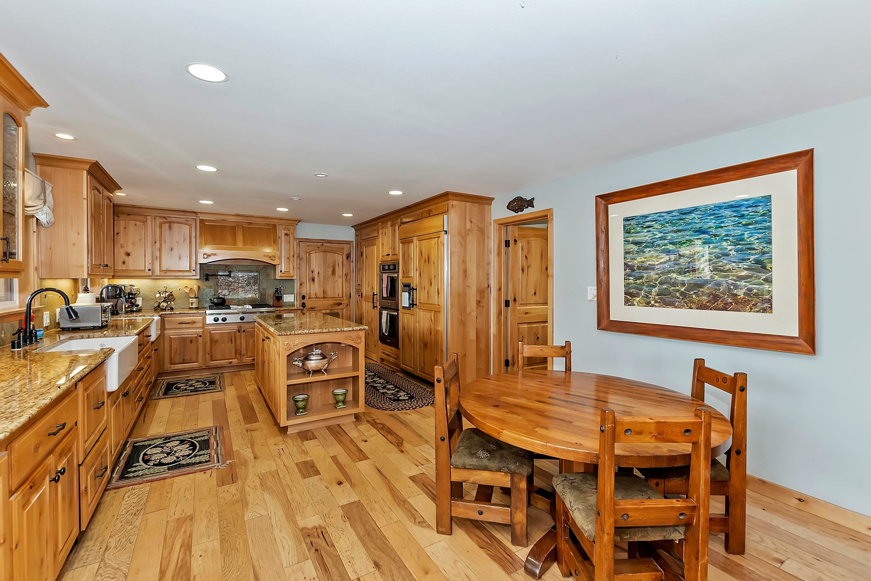 Lagunita Shores by Avantstay Beautiful Lakefront Mansion w Hot Tub & BBQ - photo 13
