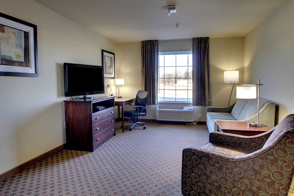 Cobblestone Hotel & Suites Newton - photo 18