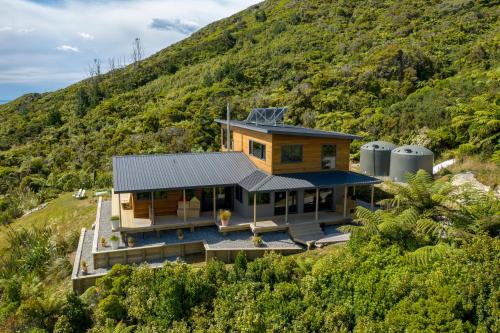 Tasman Sea Retreat — Unknown City — photo 3