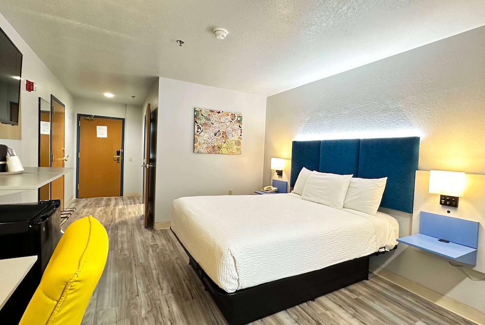 Microtel Inn by Wyndham Gallup - photo 10