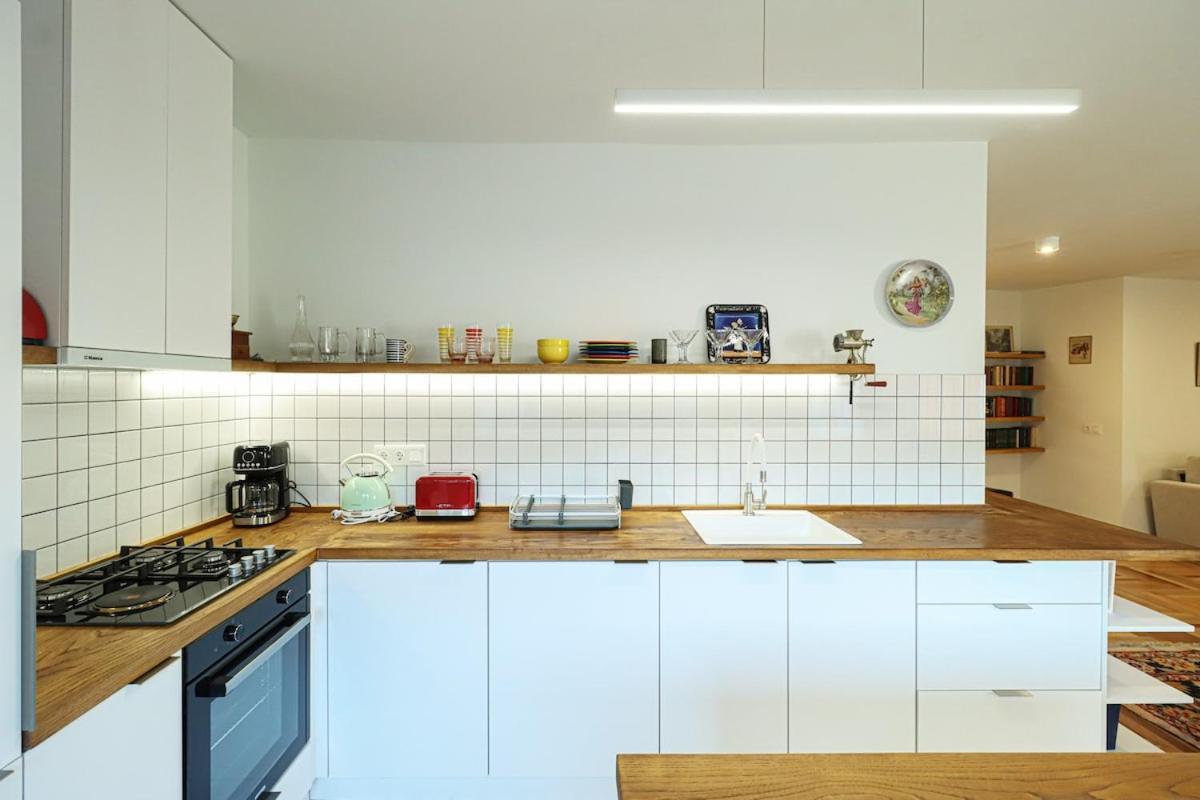 Elegant 2BR in Old Tbilisi By Wehost