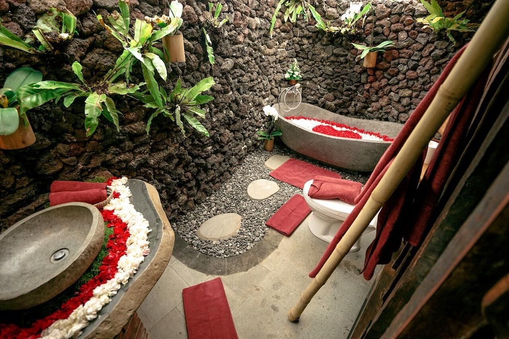 Swarma Villa Ubud Near Sacred Monkey Forest — 5-Star Luxury Hotel in Bali, Indonesia