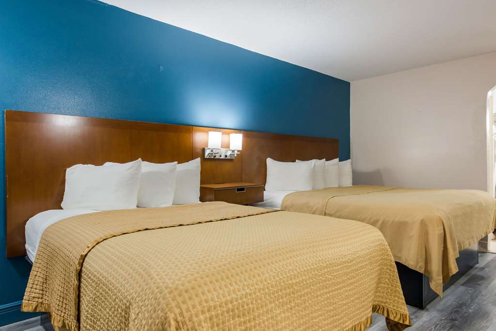 Rodeway Inn Broken Bow Hochatown - photo 15