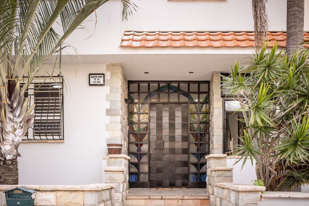 Serenity by the Sea Poleg Villa by Sea N' Rent — 4-Star Luxury Hotel in Netanya, Israel