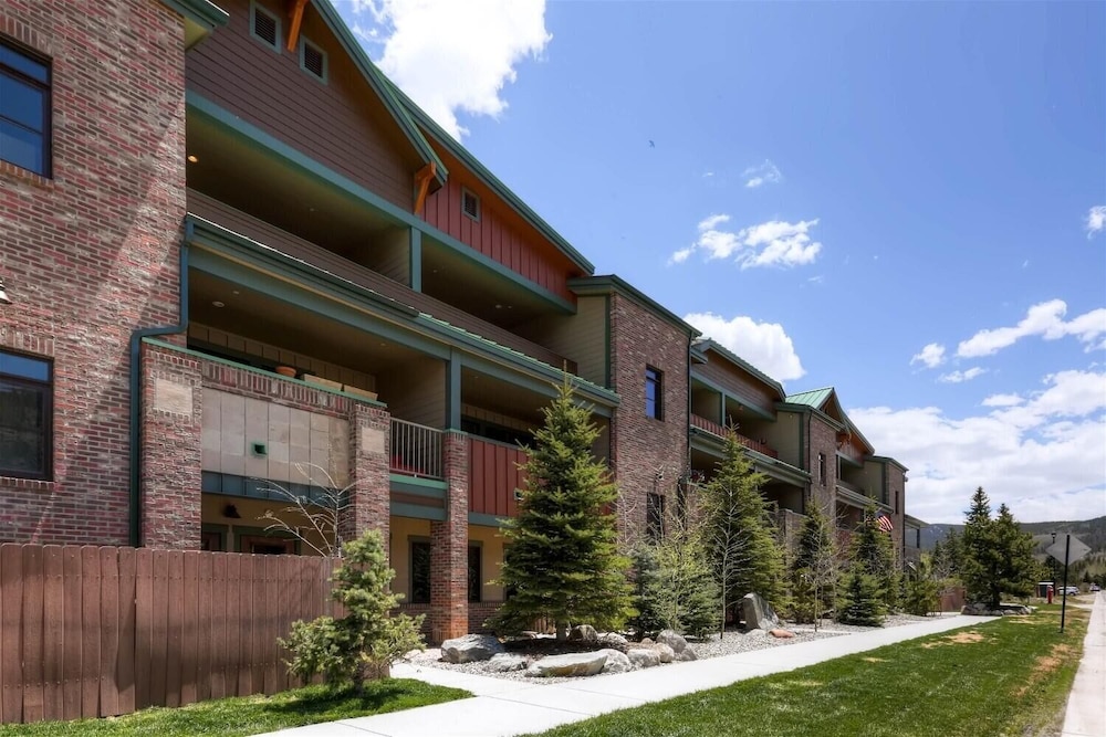 Boulevard Bend P2 3 Bedroom Condo by RedAwning — 4-Star Luxury Hotel in Frisco, United States