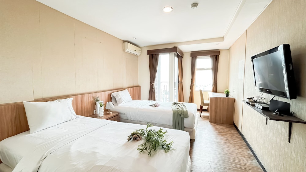 Simple and Minimalist Studio Apartment at Great Western Resort By Travelio in Tangerang, Indonesia
