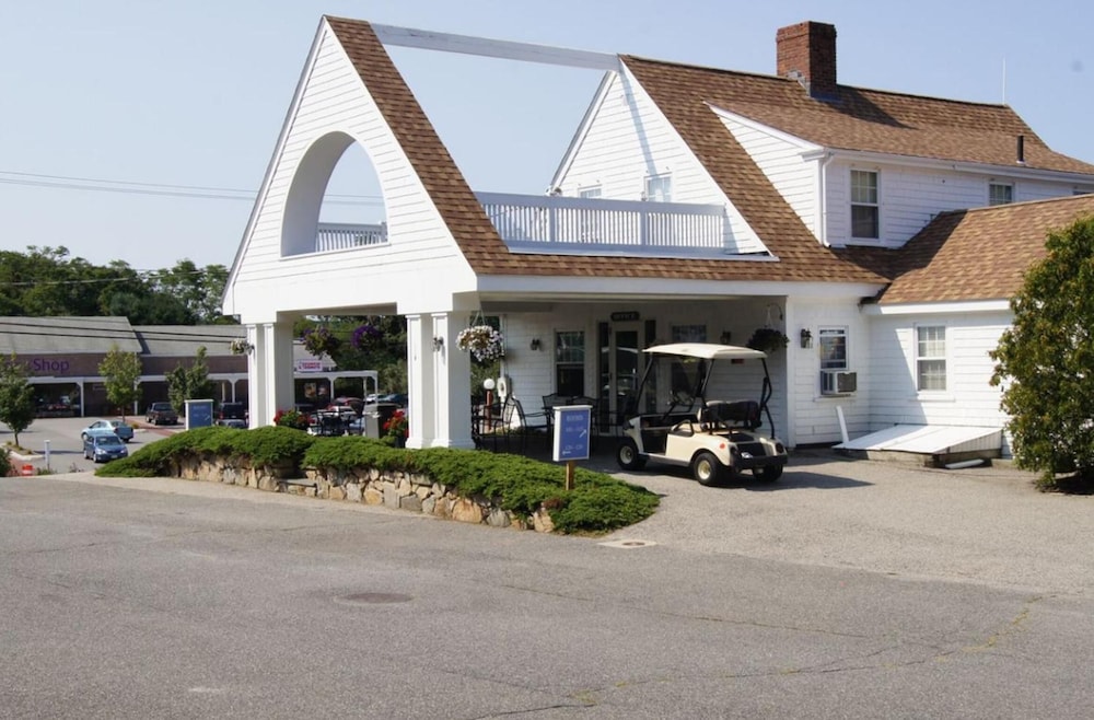Blue Spruce Motel & Townhouses - photo 36
