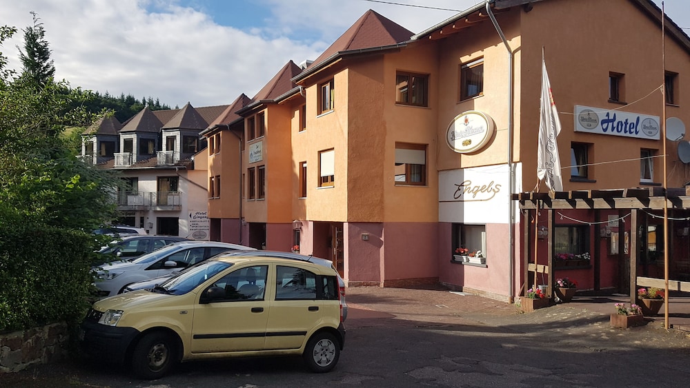 Hotel zur Engelsburg — hotel in Hausen