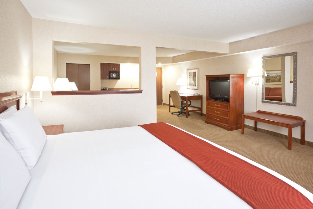 Holiday Inn Express Hotel & Suites Bowling Green by IHG - photo 10